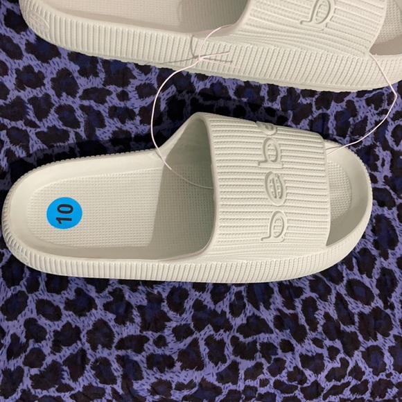 Bebe Malaga slides!! NWT - Picture 3 of 3